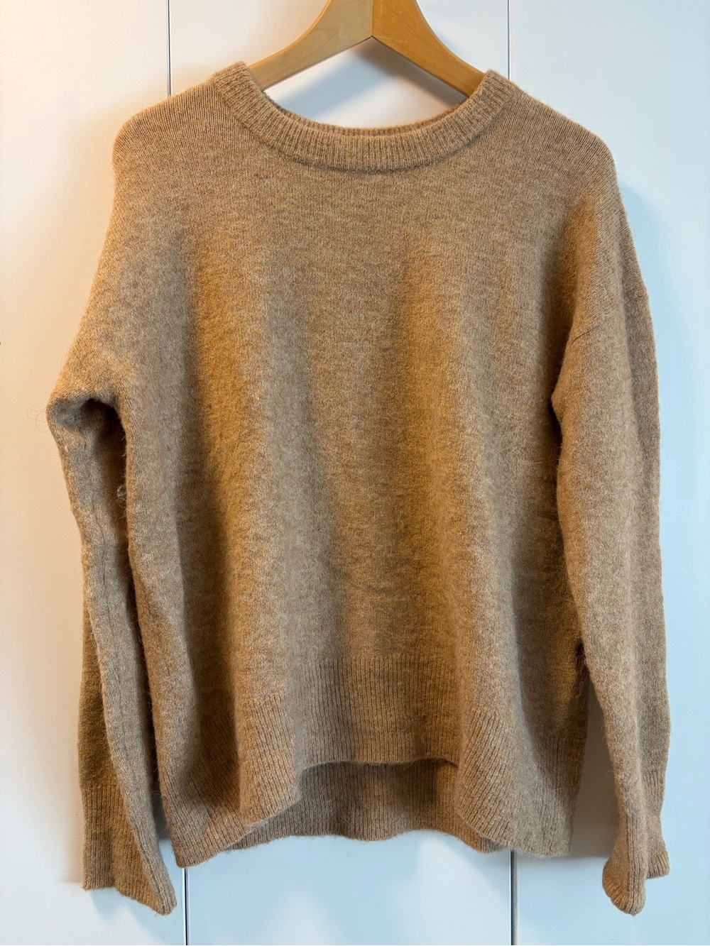 Aritzia The Group Babaton Thurlow Sweater in Camel